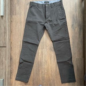 Grey Banana Republic Men’s Chinos - LIKE NEW